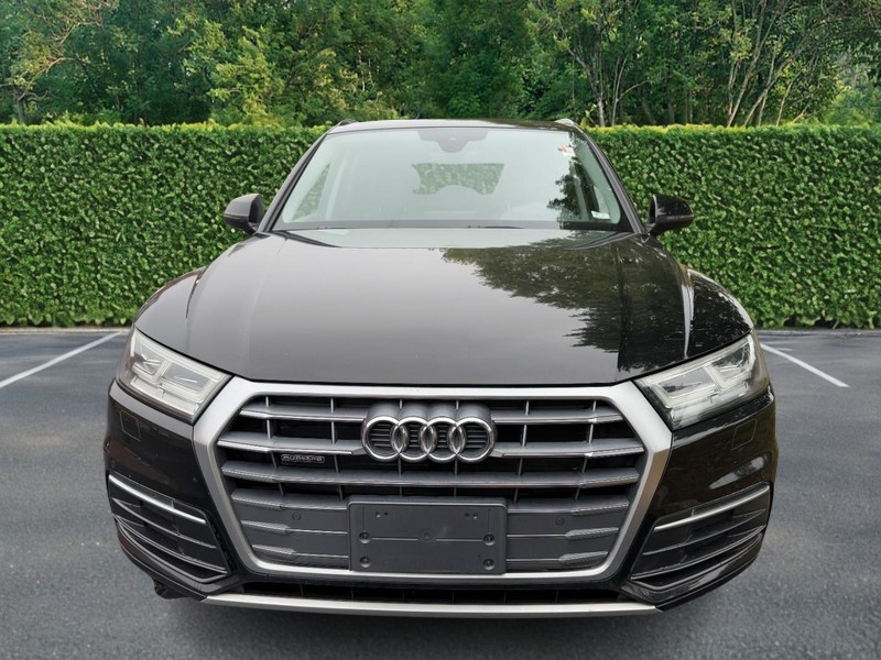 Audi Q5 Vehicle Full-screen Gallery Image 07