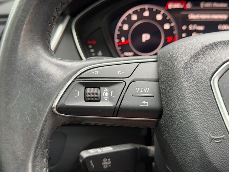 Audi Q5 Vehicle Full-screen Gallery Image 17