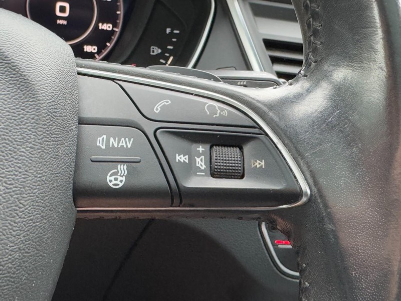 Audi Q5 Vehicle Full-screen Gallery Image 18