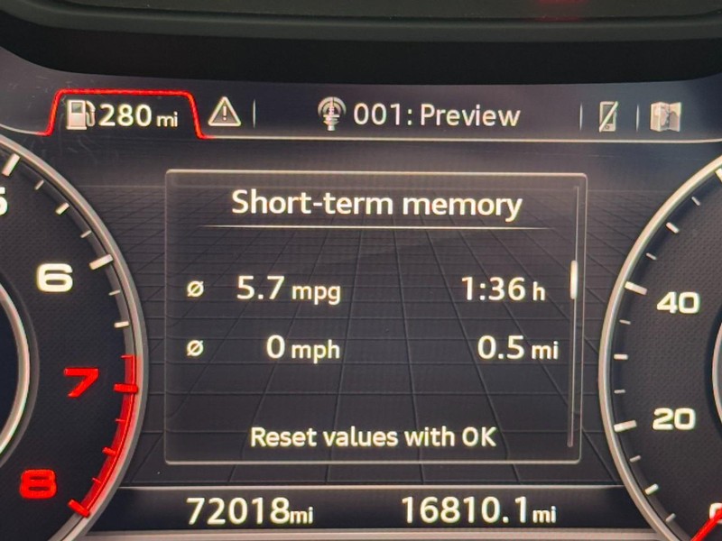 Audi Q5 Vehicle Full-screen Gallery Image 19