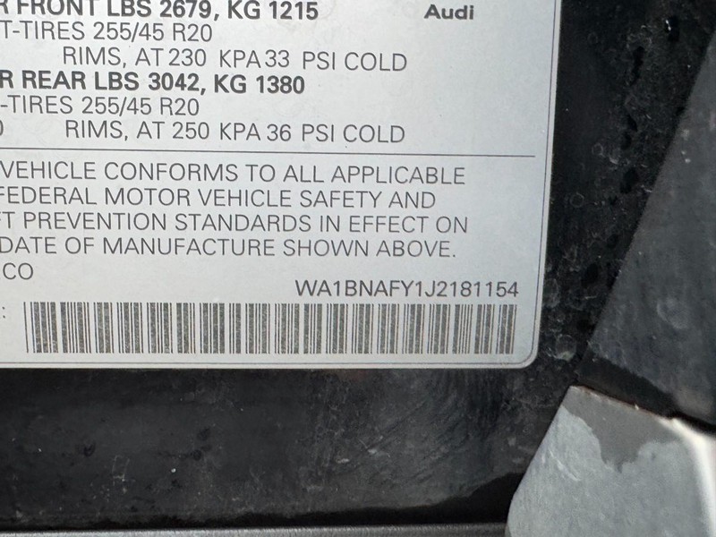 Audi Q5 Vehicle Full-screen Gallery Image 26