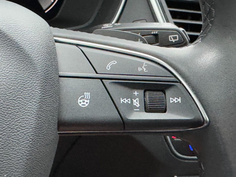 Audi Q5 Vehicle Full-screen Gallery Image 19