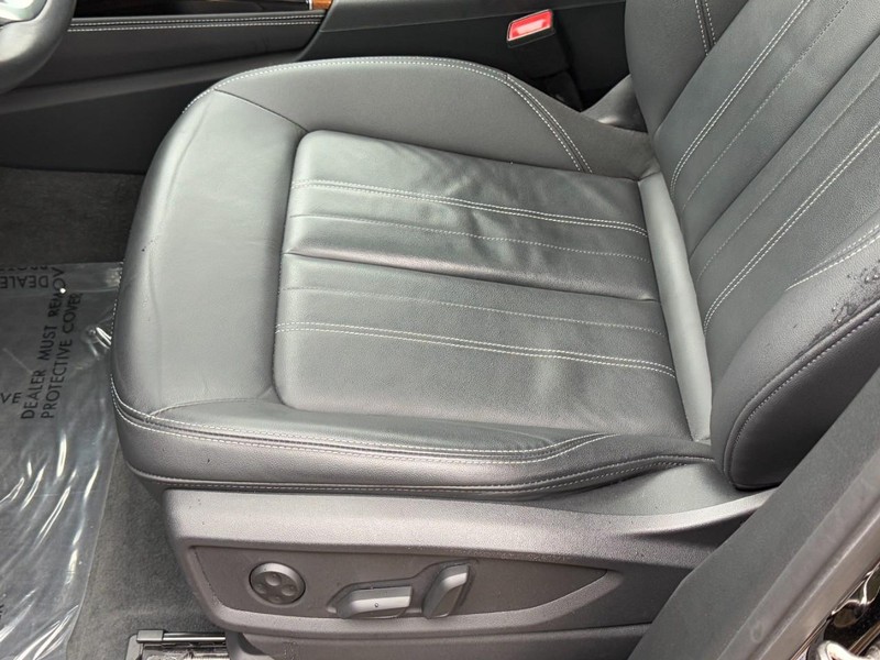 Audi Q5 Vehicle Full-screen Gallery Image 27