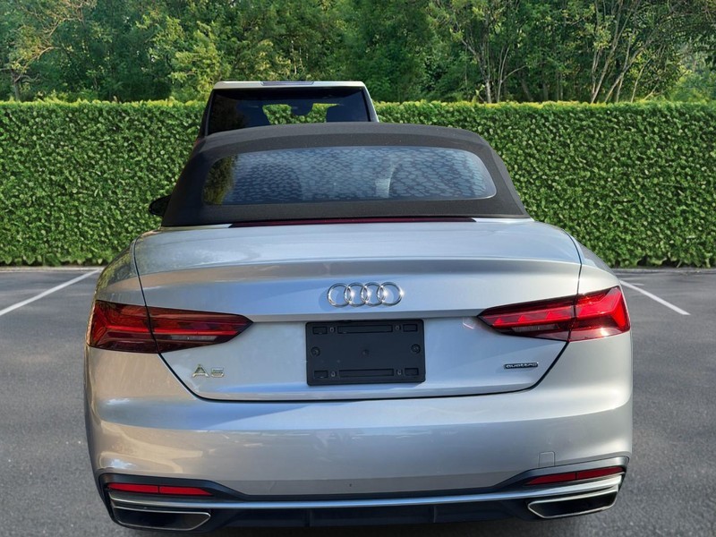 Audi A5 Cabriolet Vehicle Full-screen Gallery Image 08