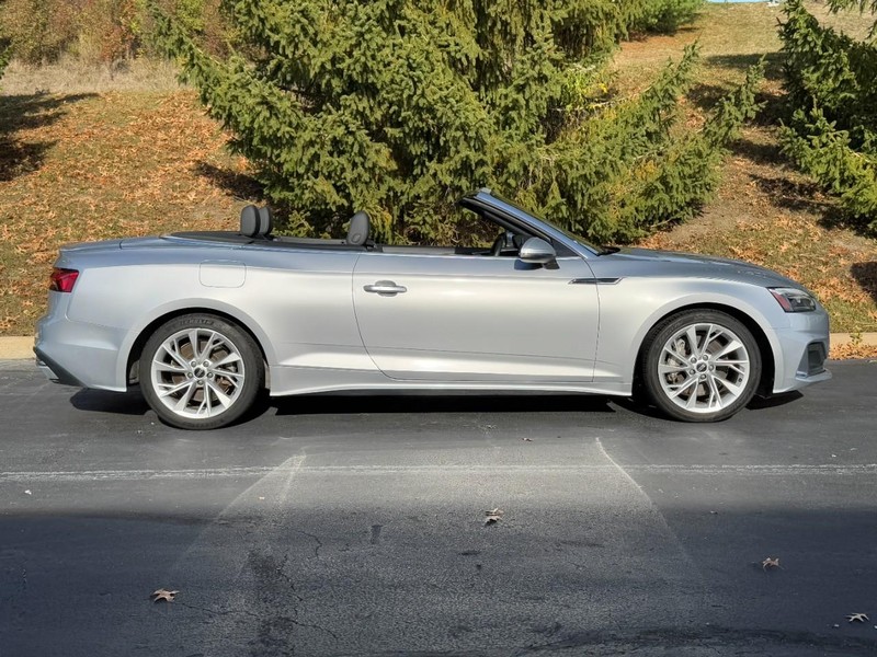 Audi A5 Cabriolet Vehicle Full-screen Gallery Image 11