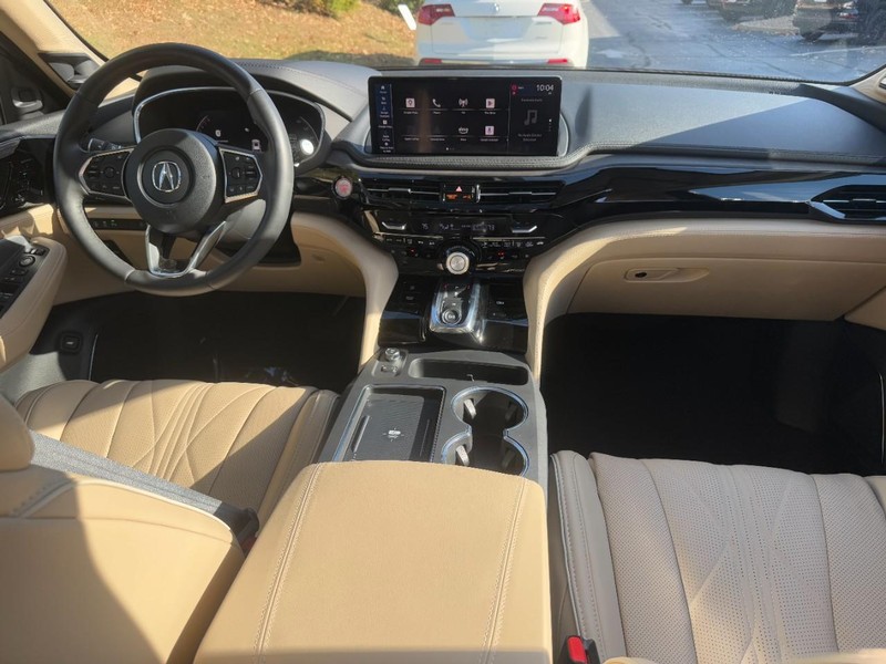 Acura MDX Vehicle Full-screen Gallery Image 12
