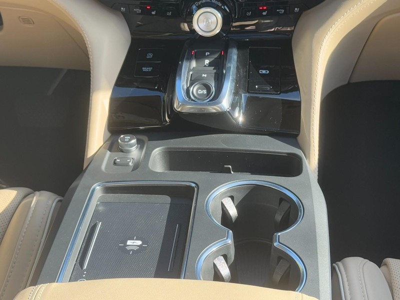 Acura MDX Vehicle Full-screen Gallery Image 15