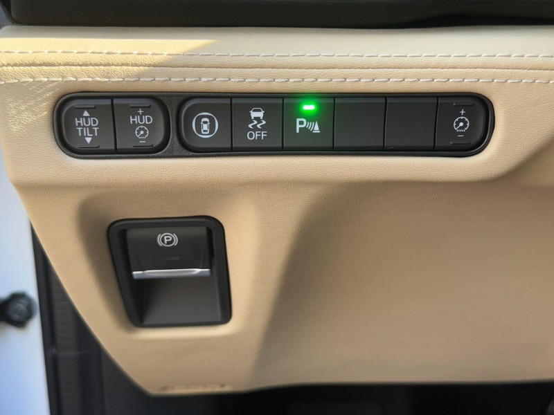 Acura MDX Vehicle Full-screen Gallery Image 18