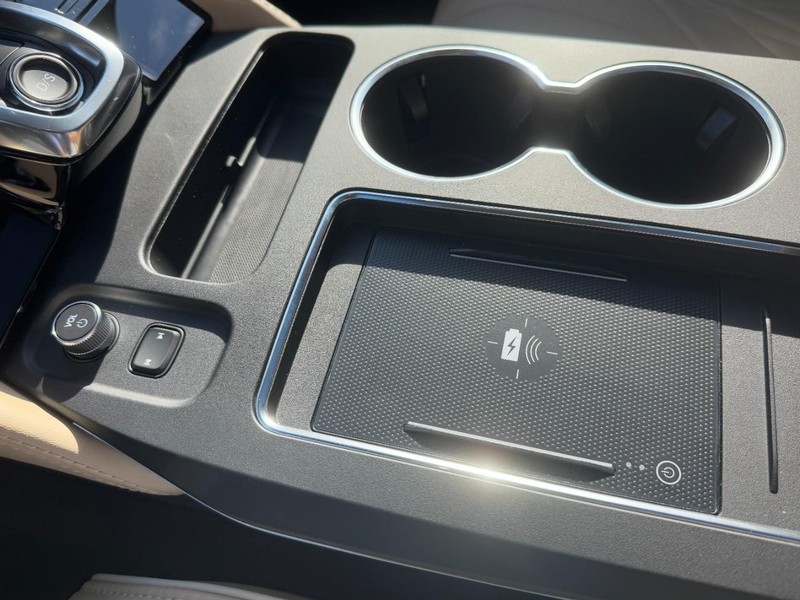 Acura MDX Vehicle Full-screen Gallery Image 22