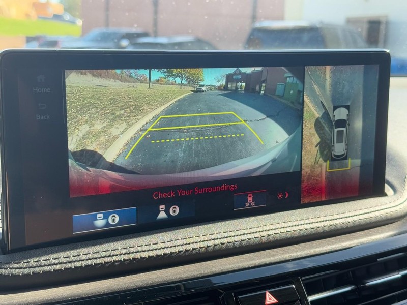 Acura MDX Vehicle Full-screen Gallery Image 26