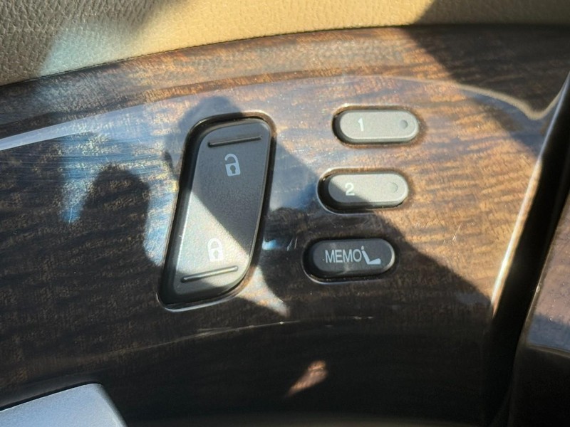 Acura MDX Vehicle Full-screen Gallery Image 17