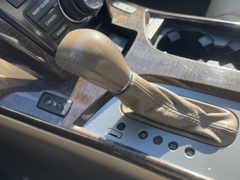 Acura MDX Vehicle Full-screen Gallery Image 22