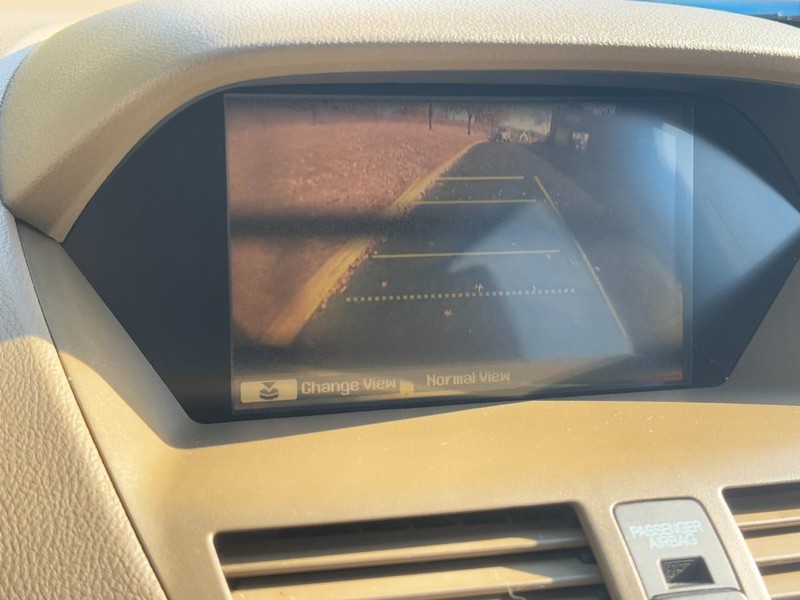 Acura MDX Vehicle Full-screen Gallery Image 23