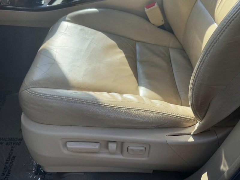 Acura MDX Vehicle Full-screen Gallery Image 25