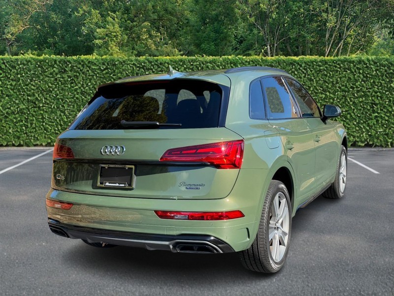 Audi Q5 Vehicle Full-screen Gallery Image 03