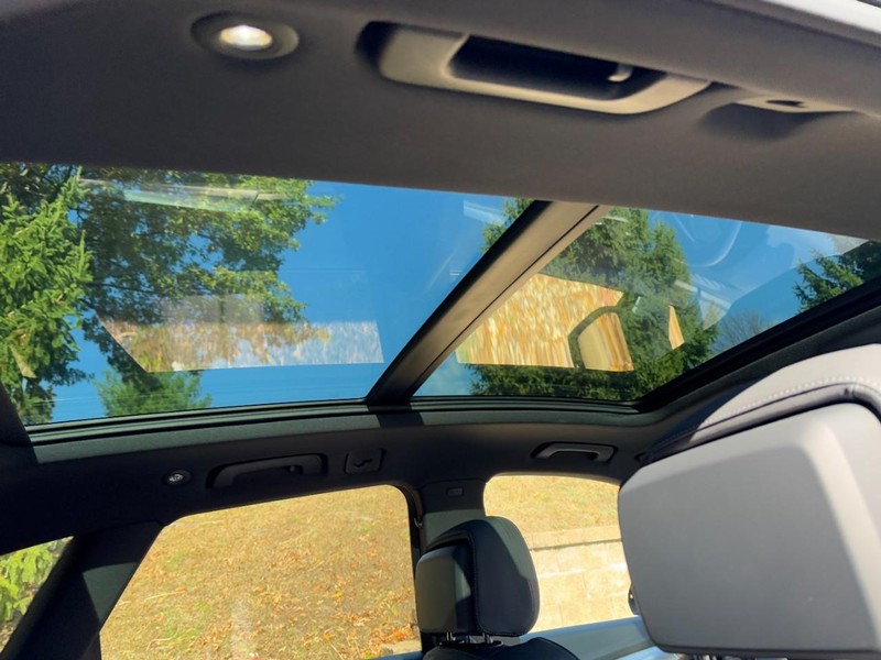 Audi Q5 Vehicle Full-screen Gallery Image 11