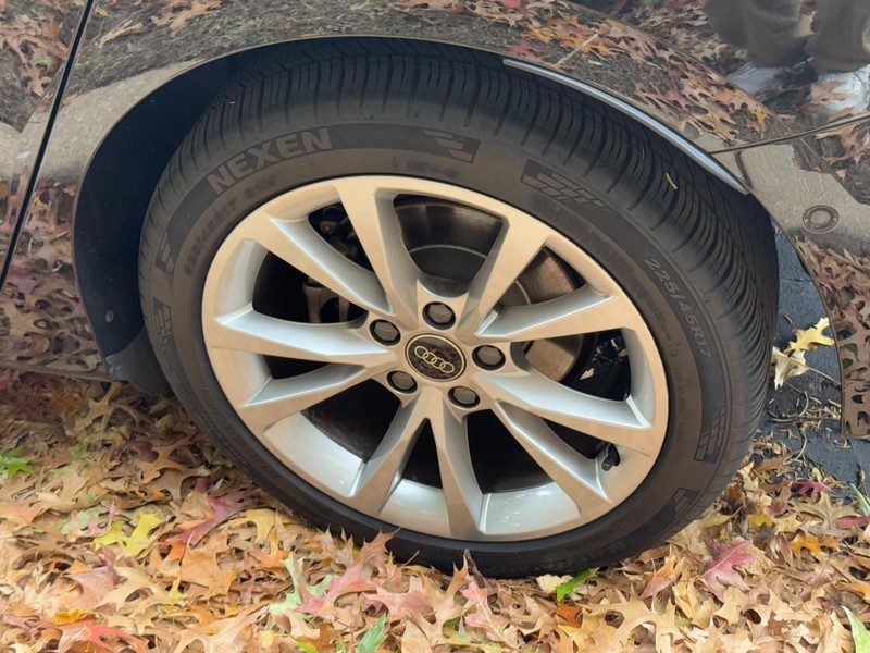 Audi A3 Vehicle Full-screen Gallery Image 05