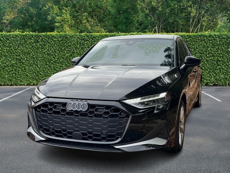 Audi A3 Vehicle Full-screen Gallery Image 06