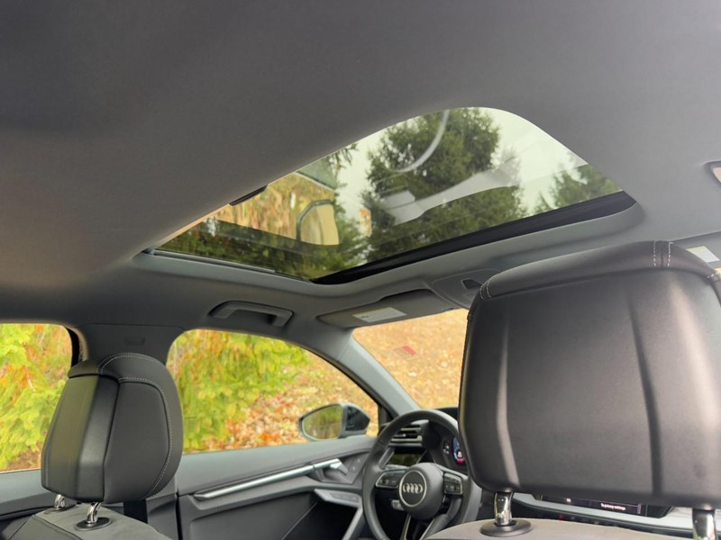 Audi A3 Vehicle Full-screen Gallery Image 11