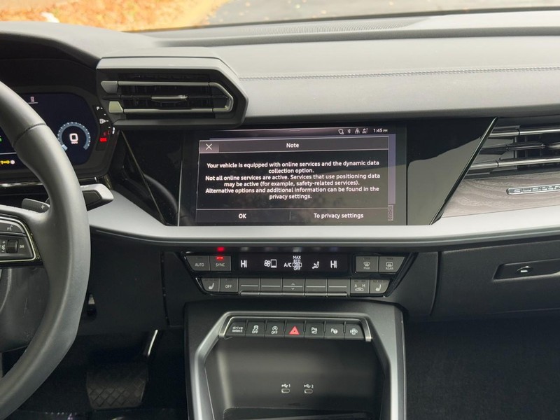 Audi A3 Vehicle Full-screen Gallery Image 14