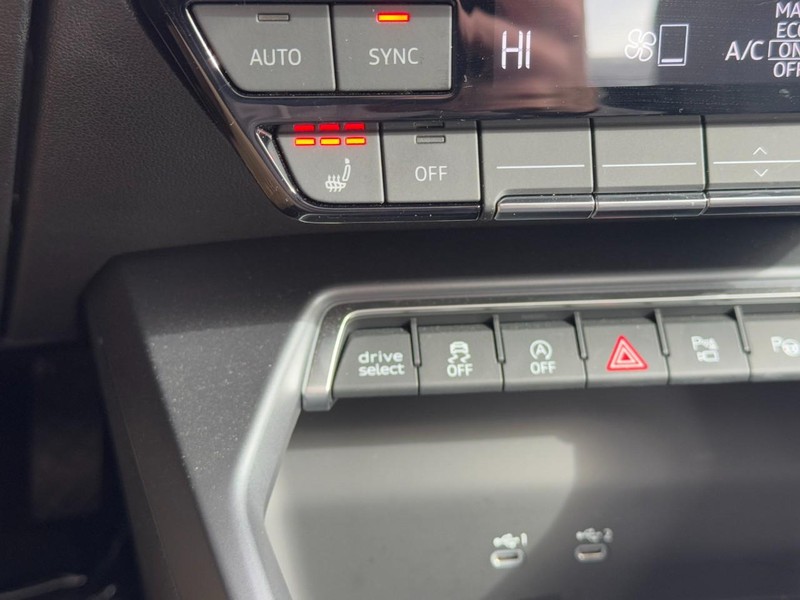 Audi A3 Vehicle Full-screen Gallery Image 22