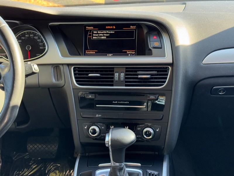 Audi A4 Vehicle Full-screen Gallery Image 14