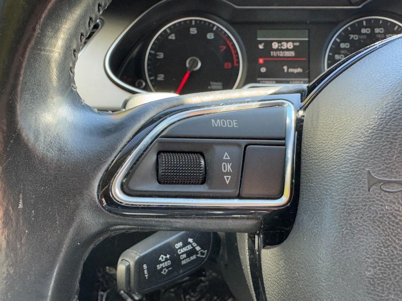 Audi A4 Vehicle Full-screen Gallery Image 18