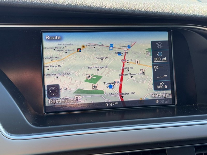 Audi A4 Vehicle Full-screen Gallery Image 23