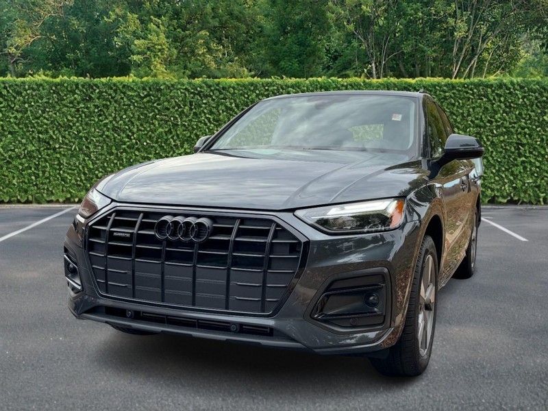 Audi Q5 Vehicle Full-screen Gallery Image 06