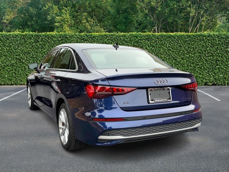 Audi A3 Vehicle Full-screen Gallery Image 04