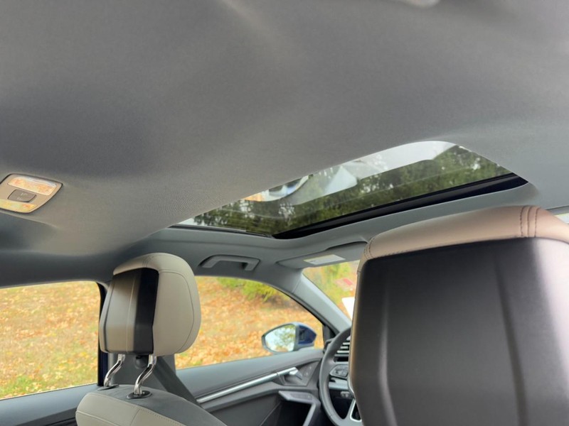 Audi A3 Vehicle Full-screen Gallery Image 11