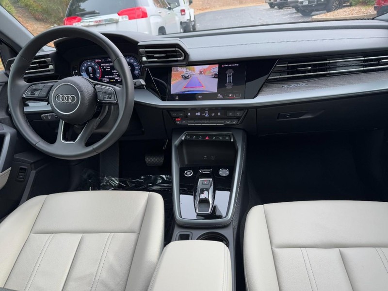 Audi A3 Vehicle Full-screen Gallery Image 12