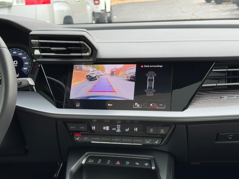 Audi A3 Vehicle Full-screen Gallery Image 14