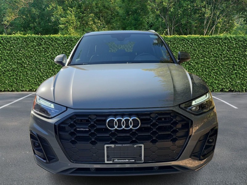 Audi Q5 Vehicle Full-screen Gallery Image 07