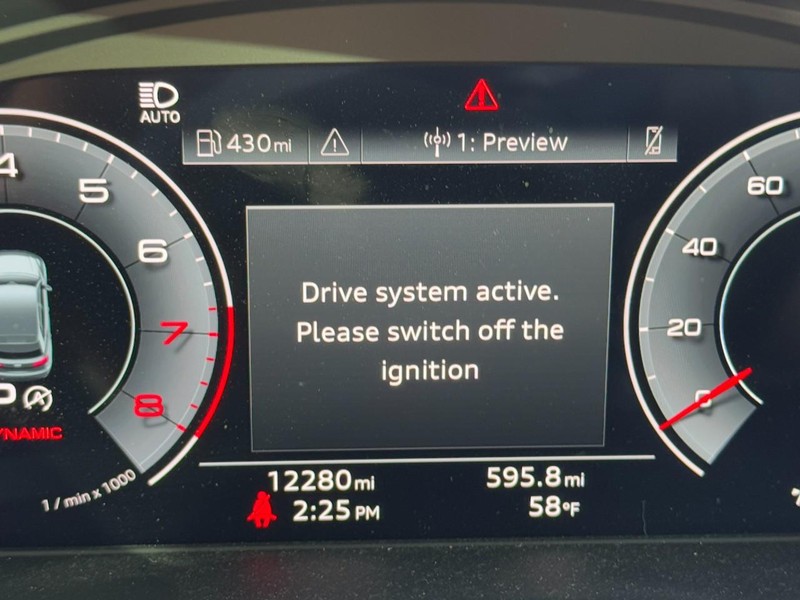 Audi Q5 Vehicle Full-screen Gallery Image 20