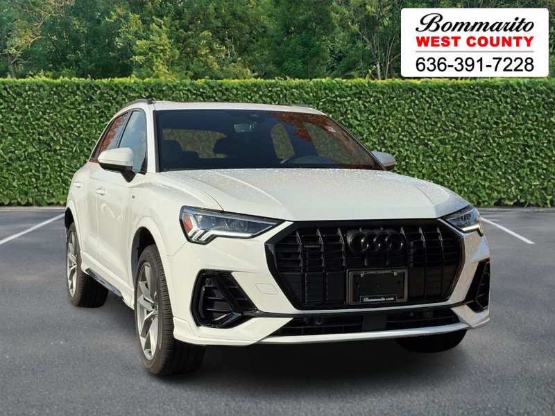 Audi Q3 Vehicle Full-screen Gallery Image 01