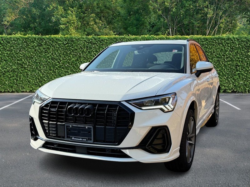 Audi Q3 Vehicle Full-screen Gallery Image 06