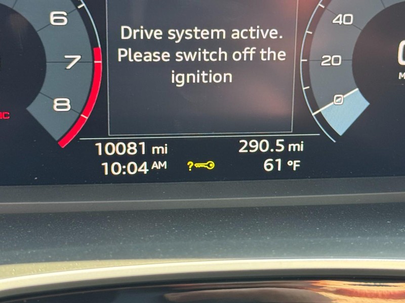 Audi Q3 Vehicle Full-screen Gallery Image 20