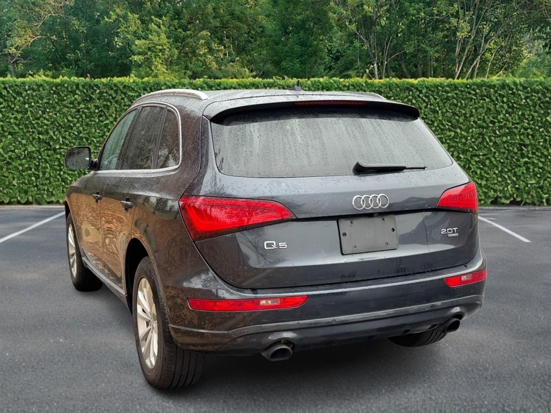 Audi Q5 Vehicle Full-screen Gallery Image 04