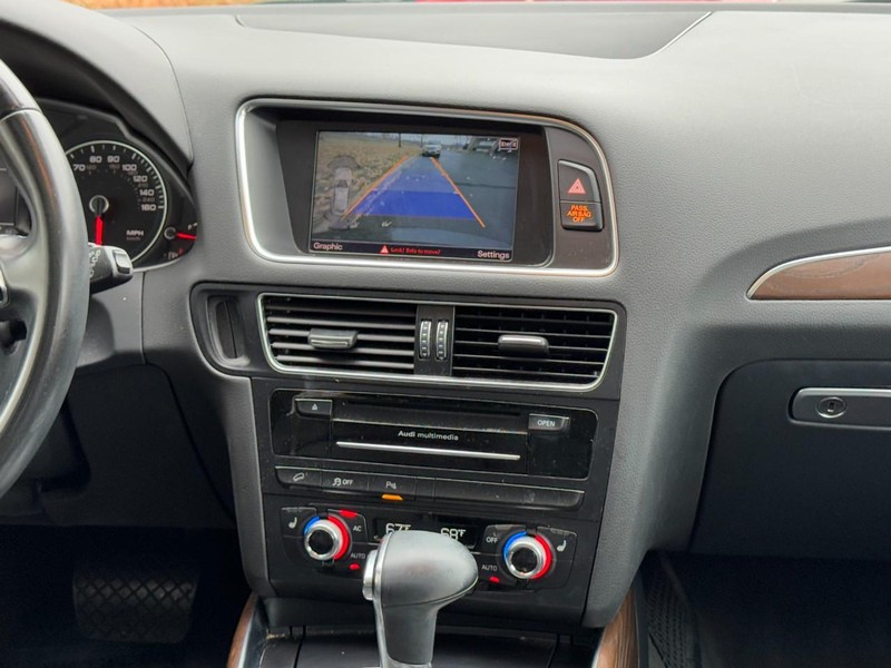 Audi Q5 Vehicle Full-screen Gallery Image 14