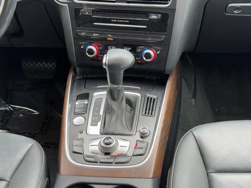 Audi Q5 Vehicle Full-screen Gallery Image 15