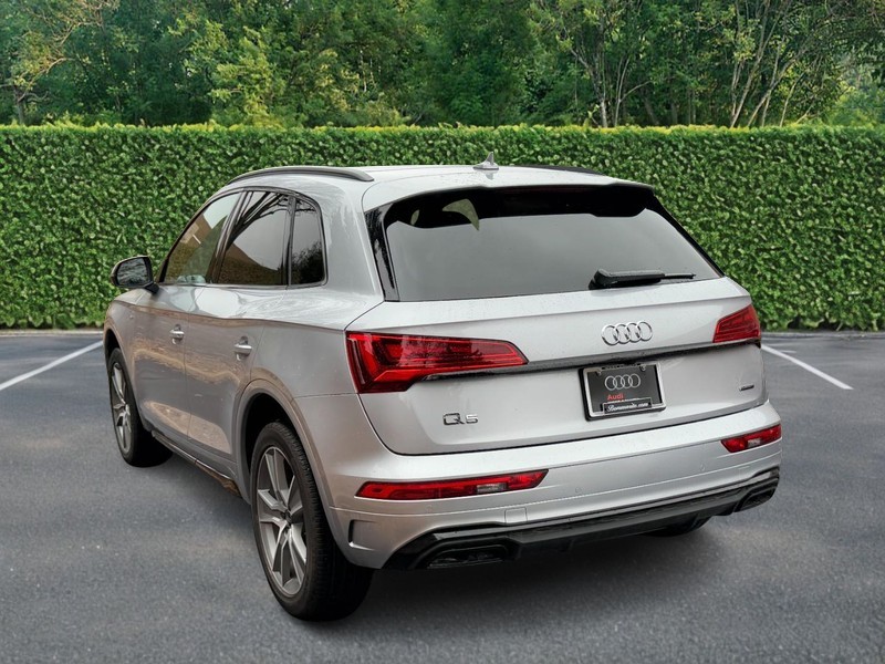 Audi Q5 Vehicle Full-screen Gallery Image 04