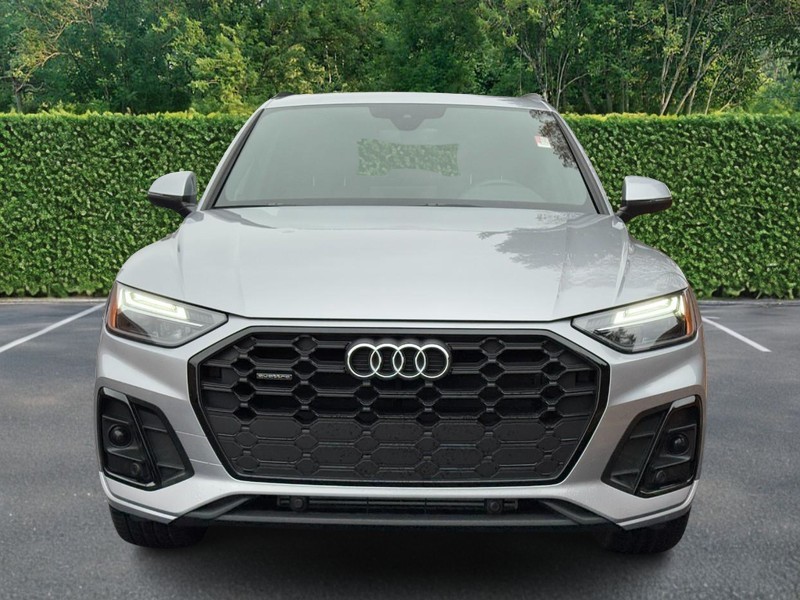 Audi Q5 Vehicle Full-screen Gallery Image 07