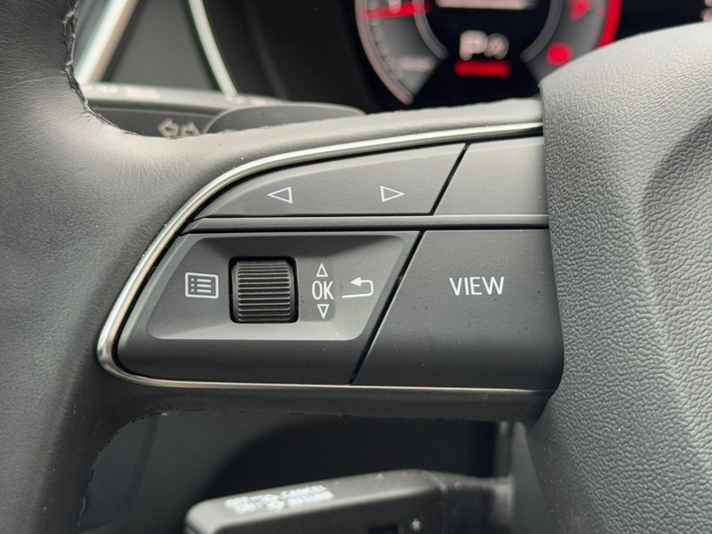 Audi Q5 Vehicle Full-screen Gallery Image 18