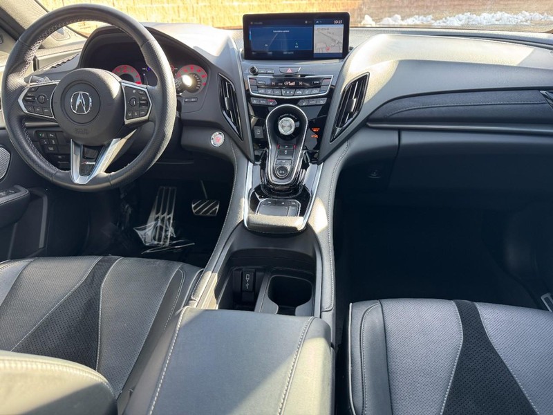 Acura RDX Vehicle Full-screen Gallery Image 11