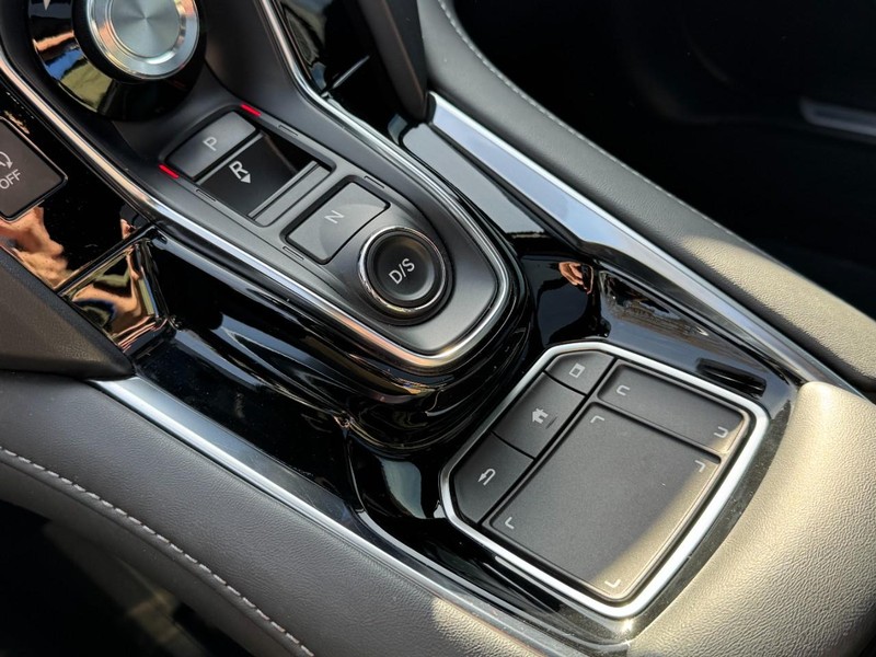 Acura RDX Vehicle Full-screen Gallery Image 20