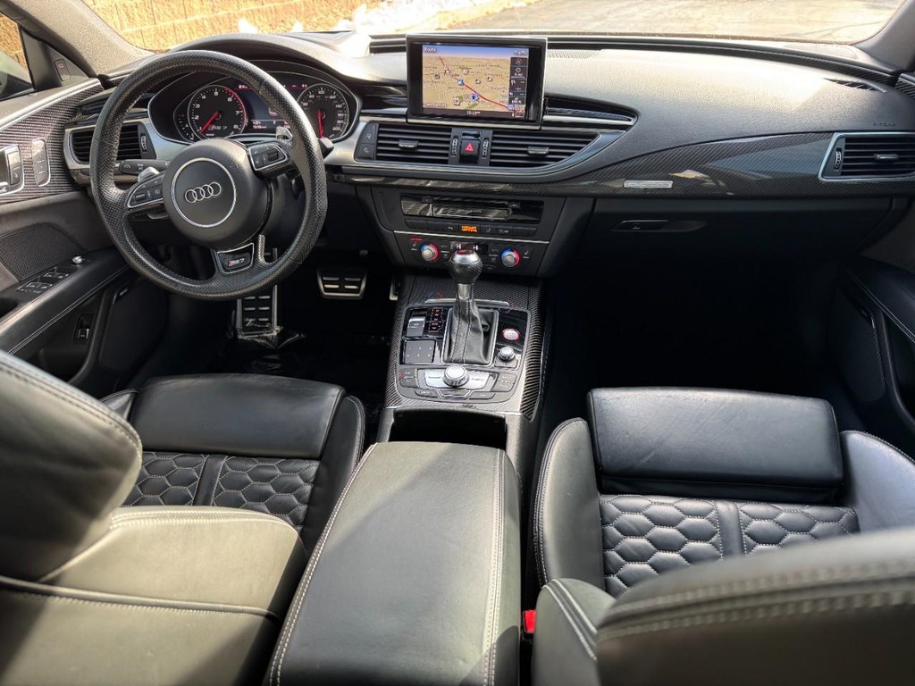 Audi RS 7 Vehicle Full-screen Gallery Image 12