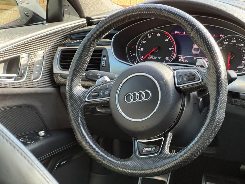 Audi RS 7 Vehicle Full-screen Gallery Image 13