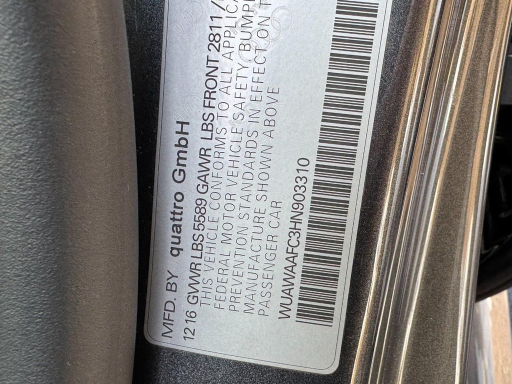 Audi RS 7 Vehicle Full-screen Gallery Image 27