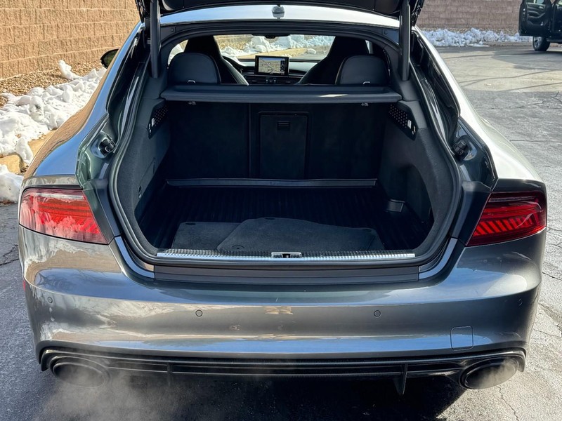 Audi RS 7 Vehicle Full-screen Gallery Image 09